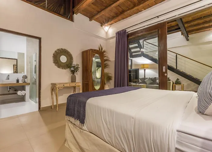 4 Bedrooms, Private Pool, 700m