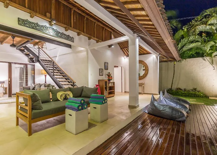 别墅 4 Bedrooms, Private Pool, 700m