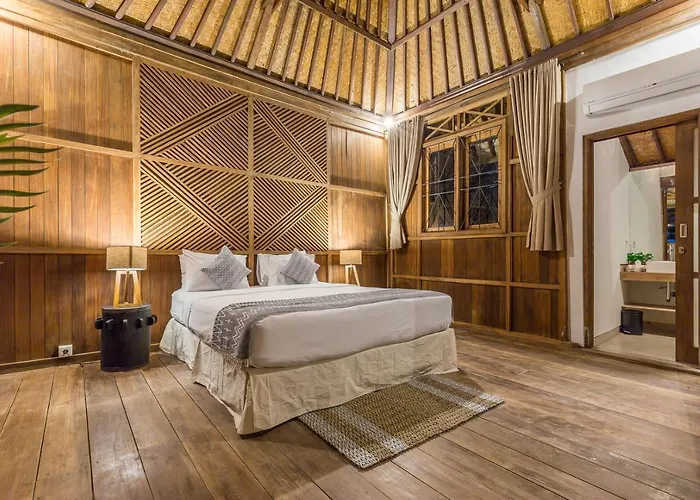 4 Bedrooms, Private Pool, 700m