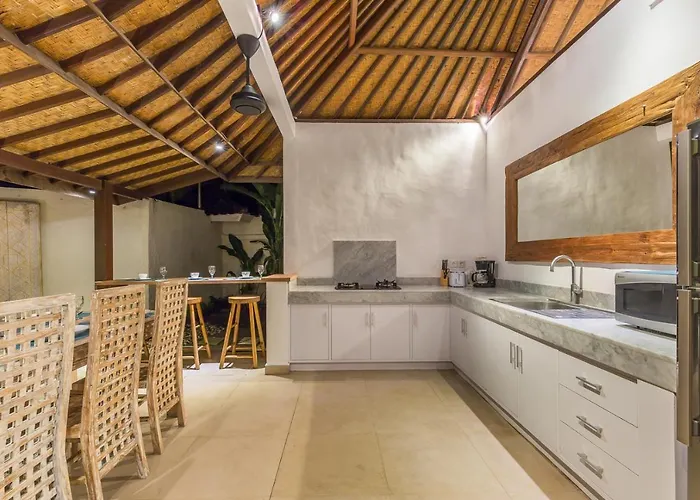 4 Bedrooms, Private Pool, 700m *